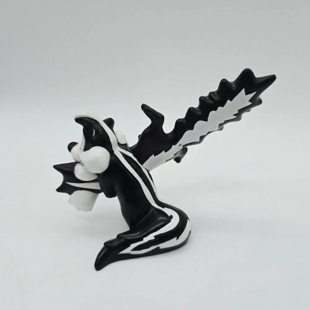Vintage 1994 Warner Bros Looney Tunes Figures Pepé Le Pew & Penelope Pussycat